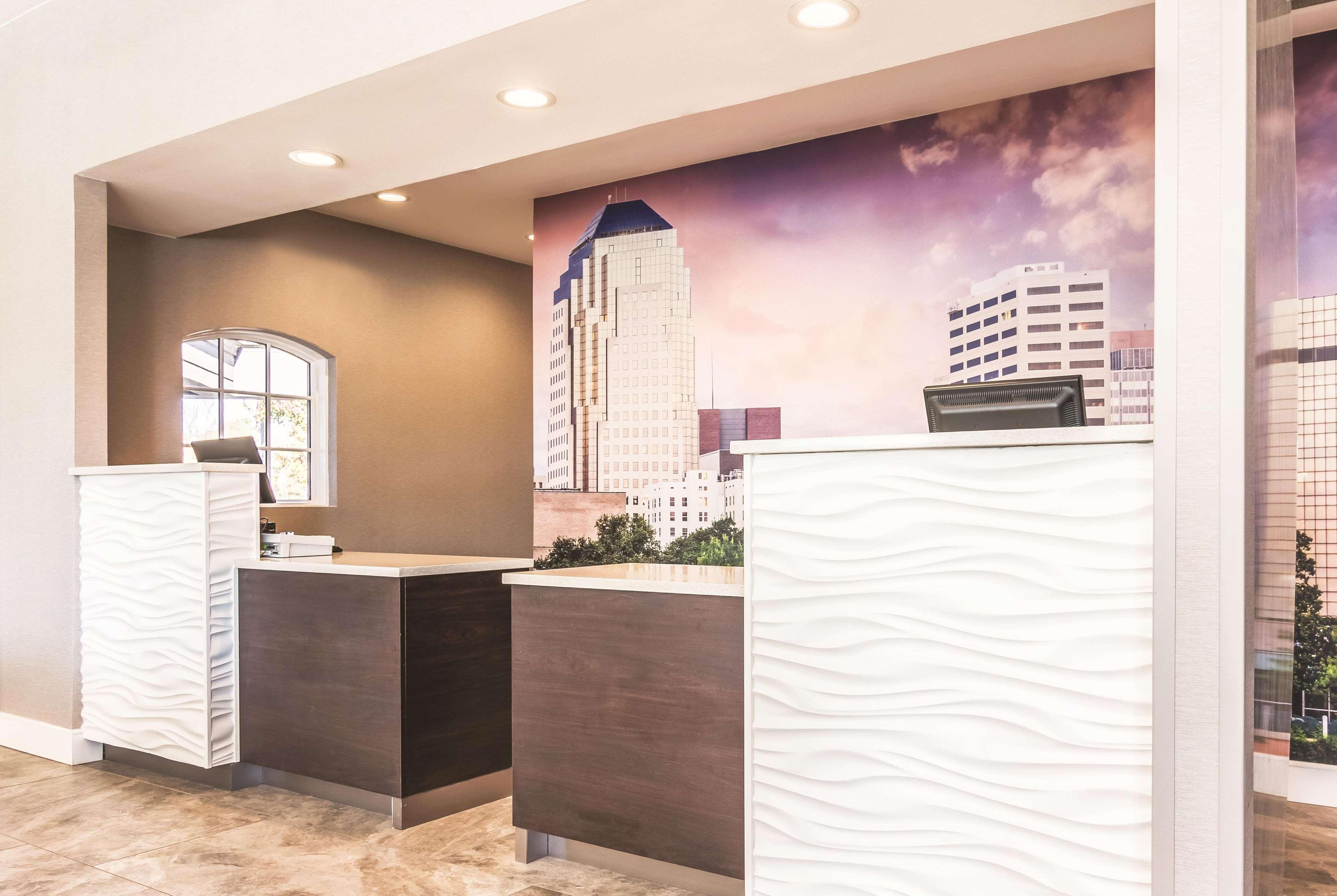 Отель La Quinta By Wyndham Shreveport Airport Экстерьер фото
