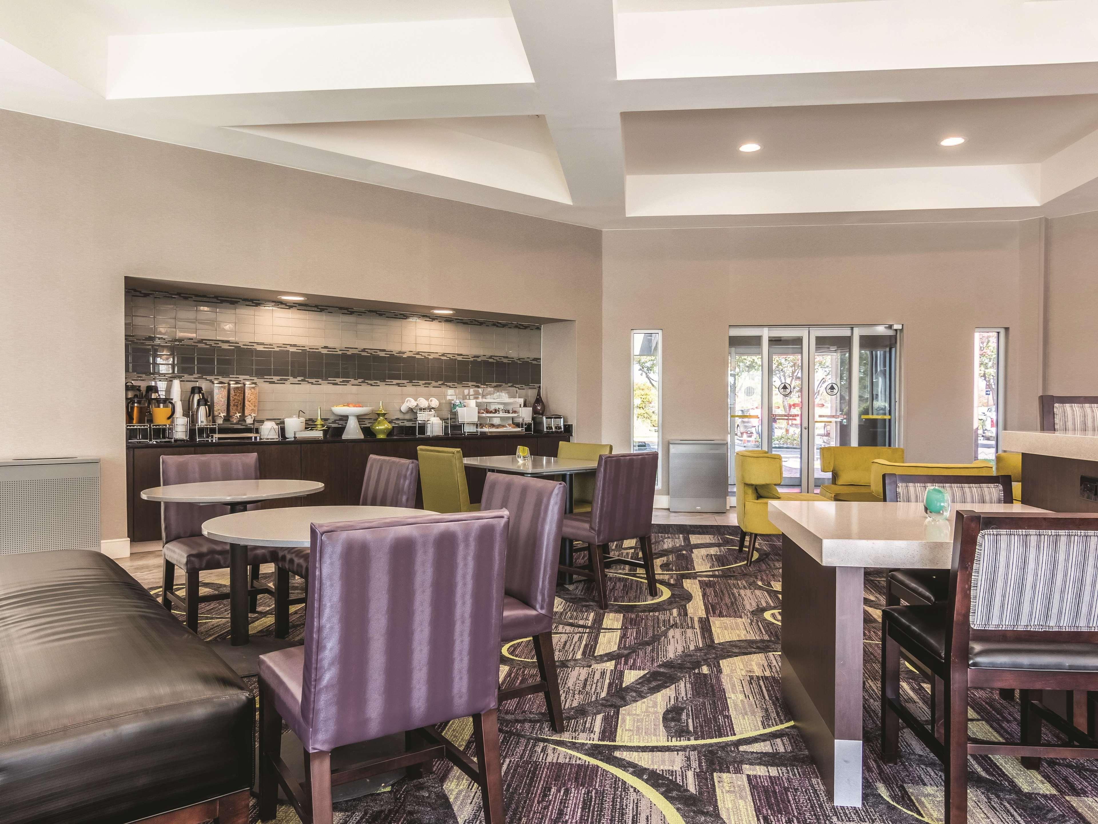 Отель La Quinta By Wyndham Shreveport Airport Экстерьер фото