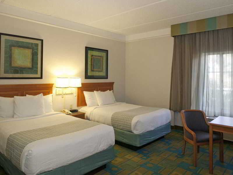 Отель La Quinta By Wyndham Shreveport Airport Экстерьер фото