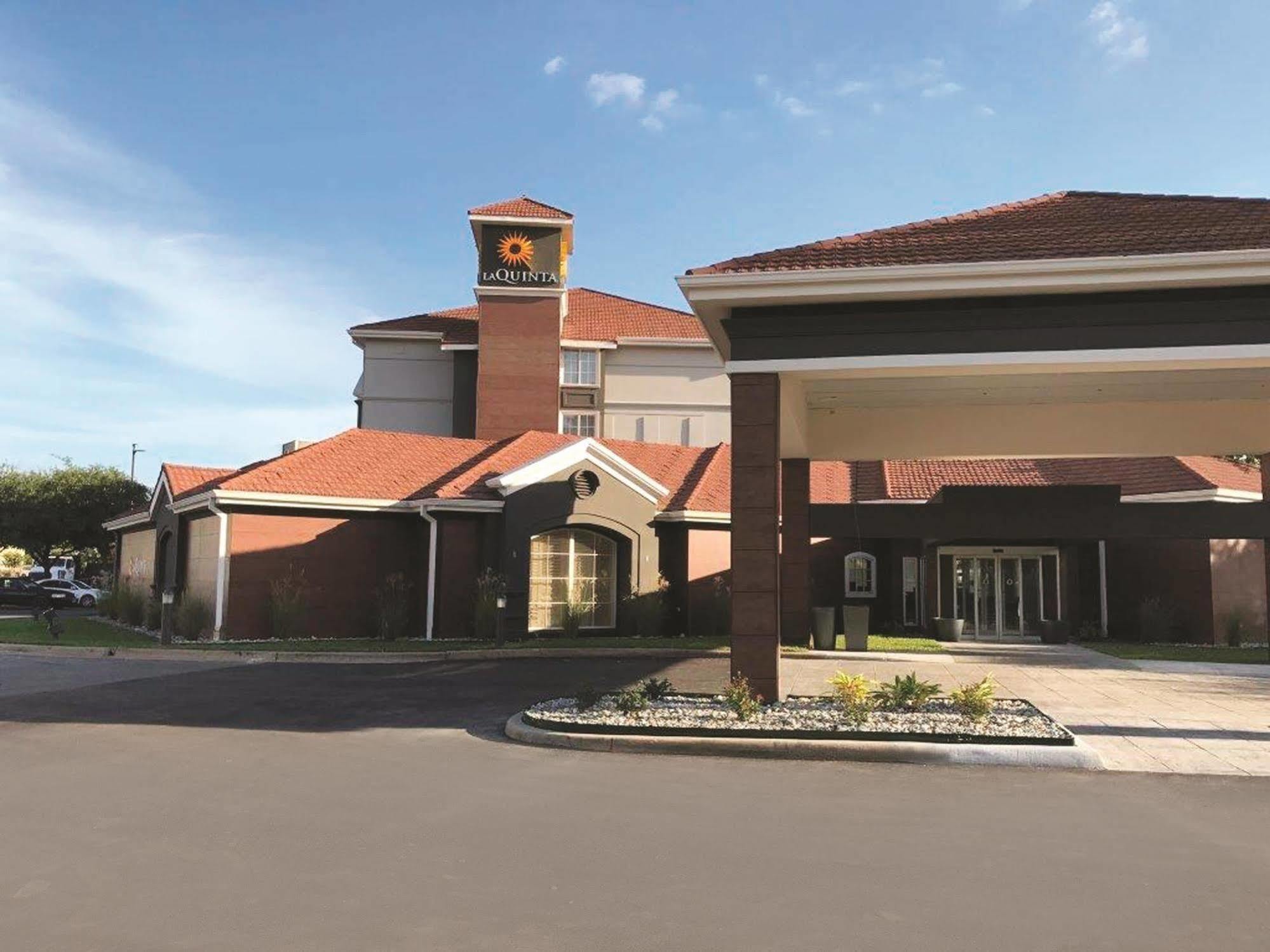 Отель La Quinta By Wyndham Shreveport Airport Экстерьер фото